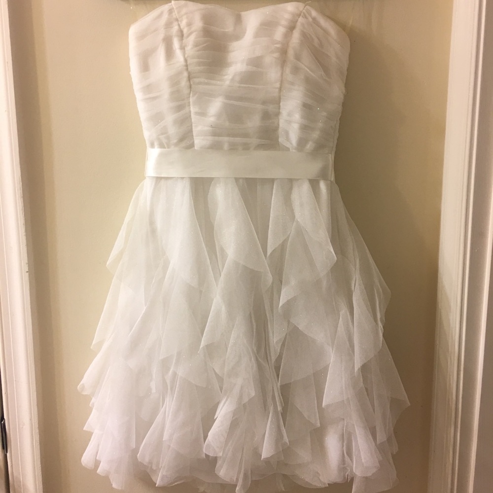 ⭕️SOLD⭕️White Prom or Wedding dress with Veil